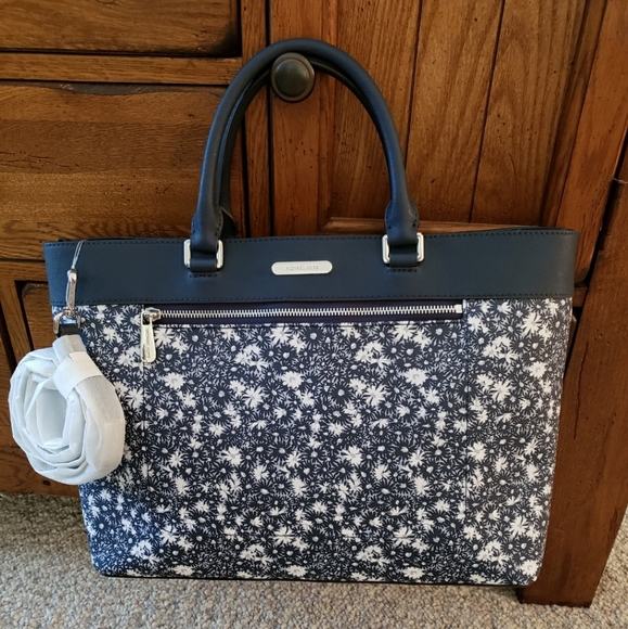 Michael Kors Handbags - Michael Kors Colgate tote, handbag NWT